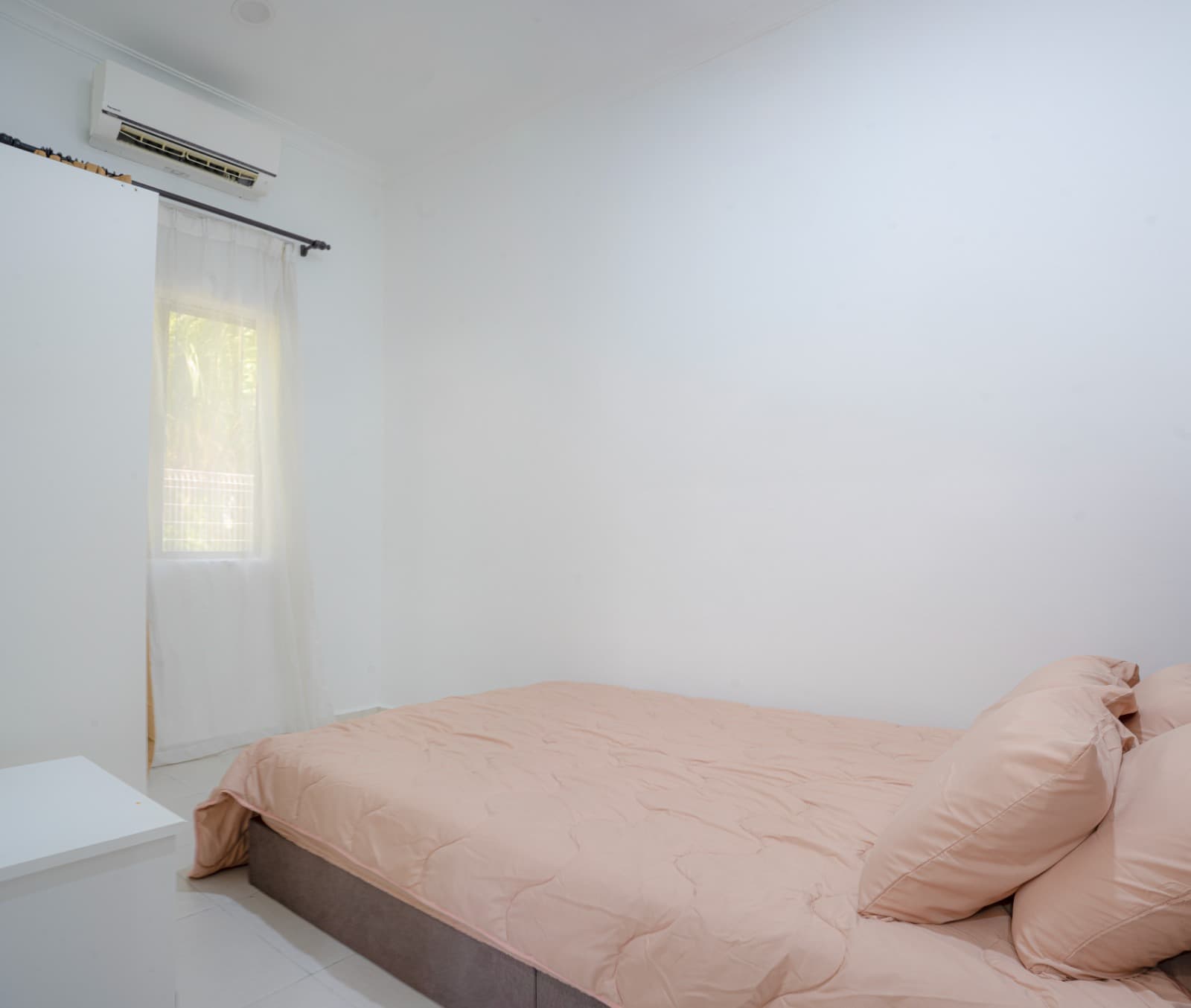 Cahaya pagi di bilik tidur